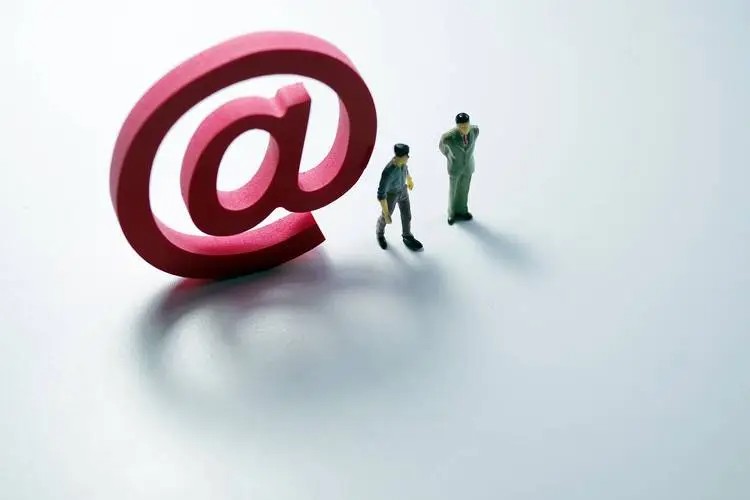 对于一款新的APP，我该如何选择最适合的开发公司和开云集团有限公司官网？